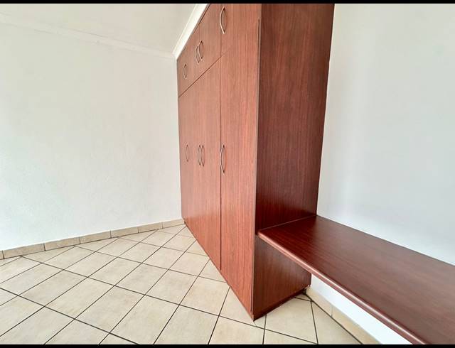 1,400M² BUSINESS CENTRE FOR SALE IN ANNADALE